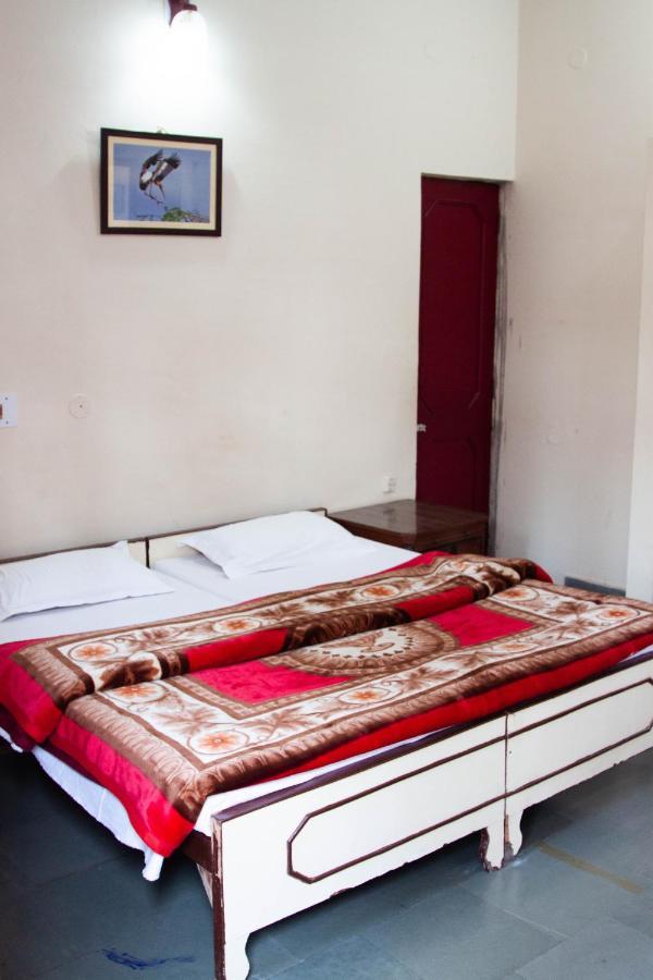 Falcon Guest House Bharatpur Exteriör bild